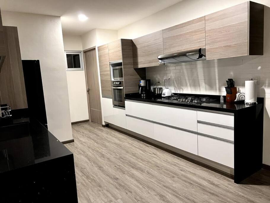 Luxury 3Br Apartment W Pool, Spa & Stunning Views ปวยบลา ภายนอก รูปภาพ